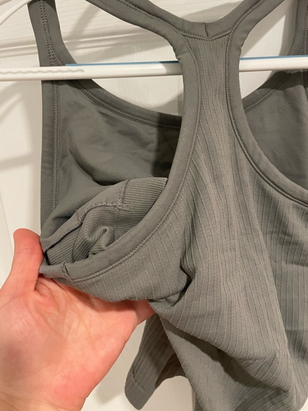 Lot of 6 racerback built in bra tops size L - Picture 8 of 13